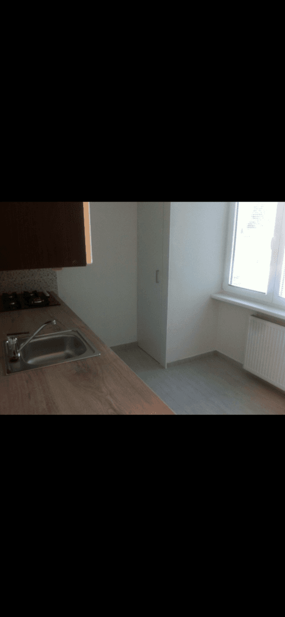 Prenájom bytu 1-izbový 35 m², Komenského náměstí, Rosice, Jihomoravský kraj Prenájom bytu 1-izbový 35 m², Komenského náměstí, Rosice, Jihomoravský kraj