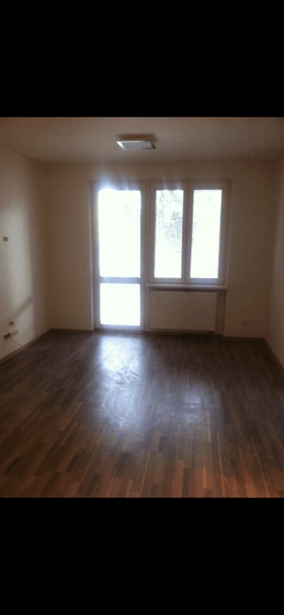 Prenájom bytu 1-izbový 35 m², Komenského náměstí, Rosice, Jihomoravský kraj Prenájom bytu 1-izbový 35 m², Komenského náměstí, Rosice, Jihomoravský kraj