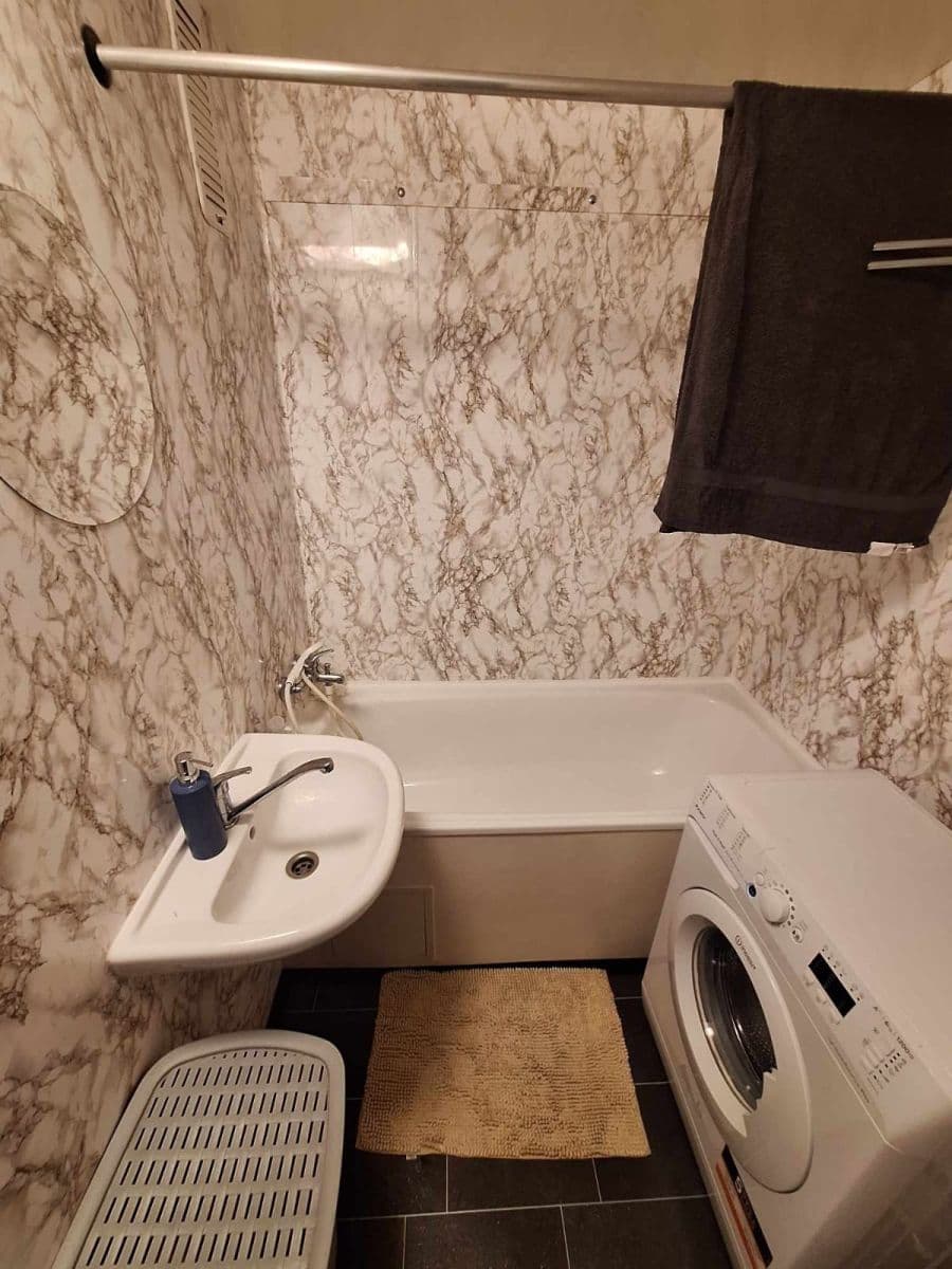 Prenájom bytu 1-izbový 45 m², Horácké náměstí, Brno, Jihomoravský kraj Prenájom bytu 1-izbový 45 m², Horácké náměstí, Brno, Jihomoravský kraj