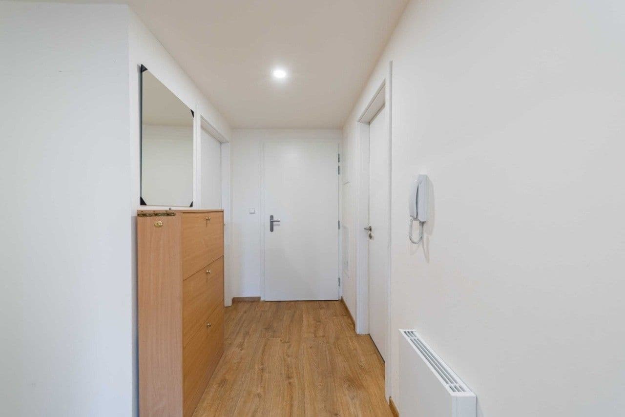 Prenájom bytu 4-izbový 15 m², Hlaváčkova, Praha, Praha Prenájom bytu 4-izbový 15 m², Hlaváčkova, Praha, Praha