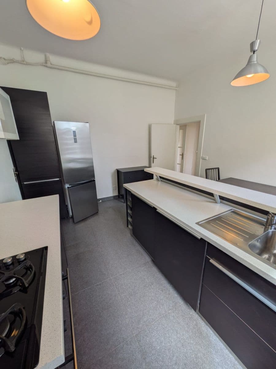 Prenájom bytu 4-izbový 96 m², Rooseveltova, Praha, Praha Prenájom bytu 4-izbový 96 m², Rooseveltova, Praha, Praha