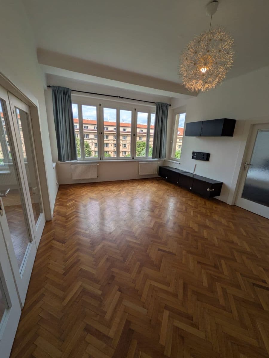 Prenájom bytu 4-izbový 96 m², Rooseveltova, Praha, Praha Prenájom bytu 4-izbový 96 m², Rooseveltova, Praha, Praha