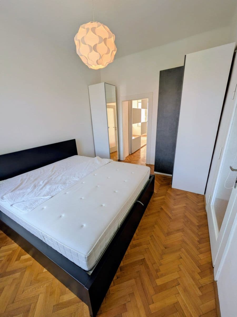 Prenájom bytu 4-izbový 96 m², Rooseveltova, Praha, Praha Prenájom bytu 4-izbový 96 m², Rooseveltova, Praha, Praha