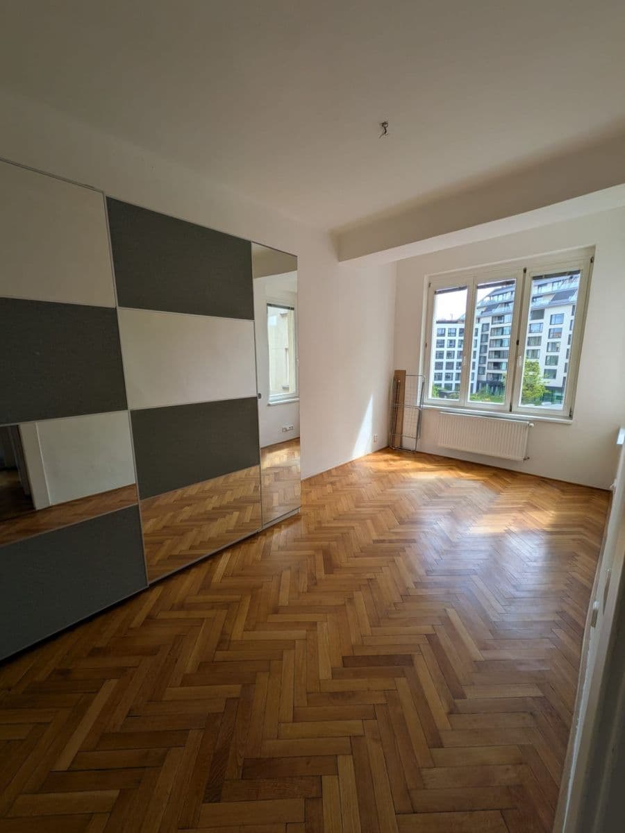 Prenájom bytu 4-izbový 96 m², Rooseveltova, Praha, Praha Prenájom bytu 4-izbový 96 m², Rooseveltova, Praha, Praha