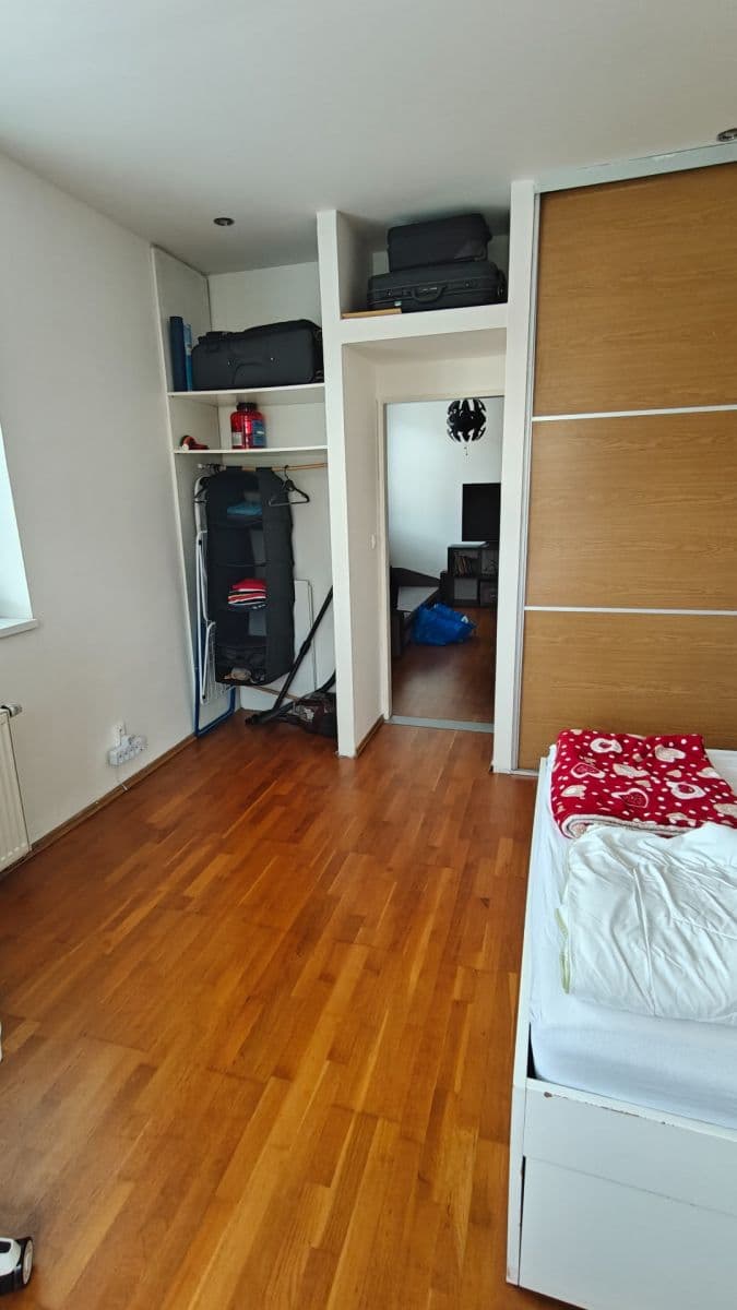 Prenájom bytu 1-izbový 48 m², Záběhlická, Praha, Praha Prenájom bytu 1-izbový 48 m², Záběhlická, Praha, Praha