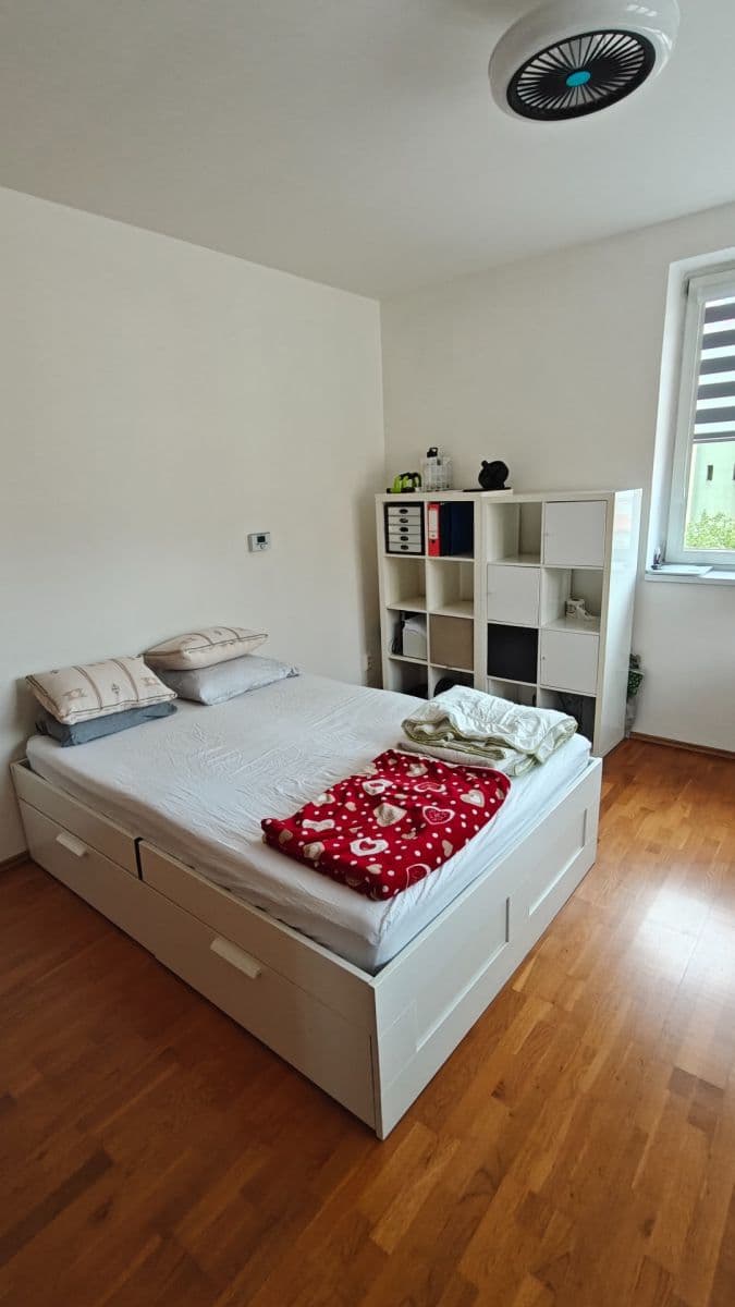 Prenájom bytu 1-izbový 48 m², Záběhlická, Praha, Praha Prenájom bytu 1-izbový 48 m², Záběhlická, Praha, Praha
