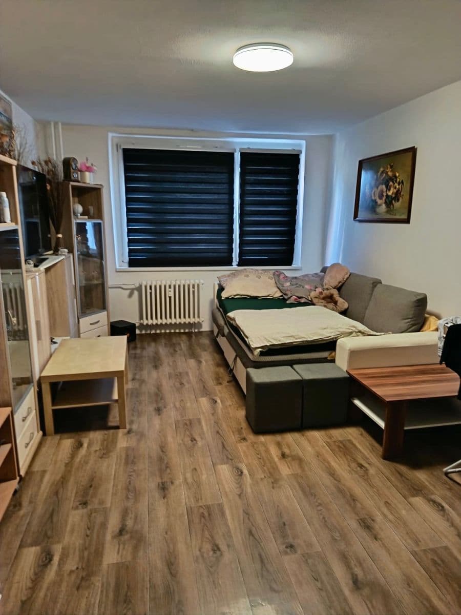 Prenájom bytu 3-izbový 68 m², Dukelských hrdinů, Krupka, Ústecký kraj Prenájom bytu 3-izbový 68 m², Dukelských hrdinů, Krupka, Ústecký kraj