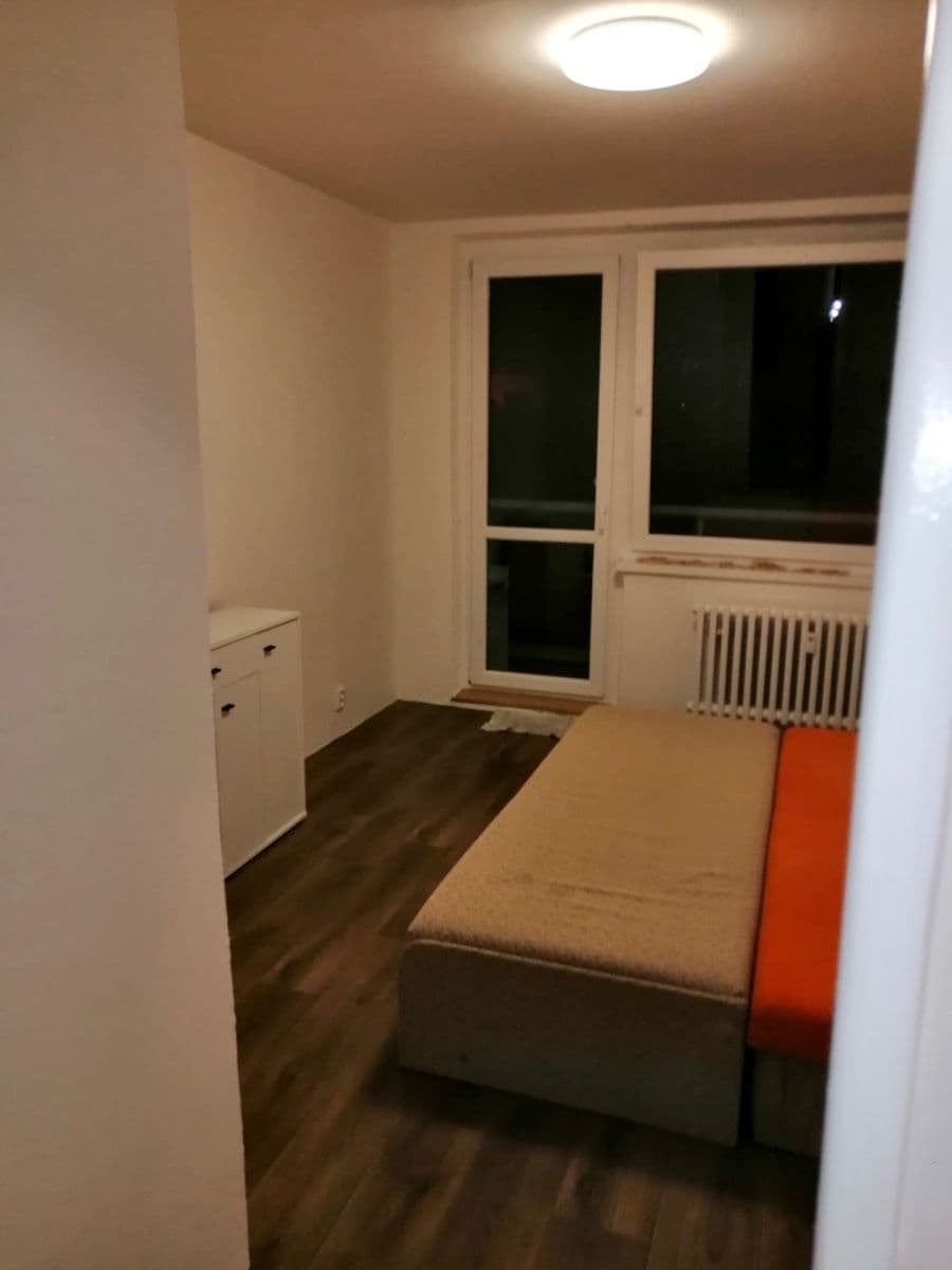 Prenájom bytu 3-izbový 68 m², Dukelských hrdinů, Krupka, Ústecký kraj Prenájom bytu 3-izbový 68 m², Dukelských hrdinů, Krupka, Ústecký kraj