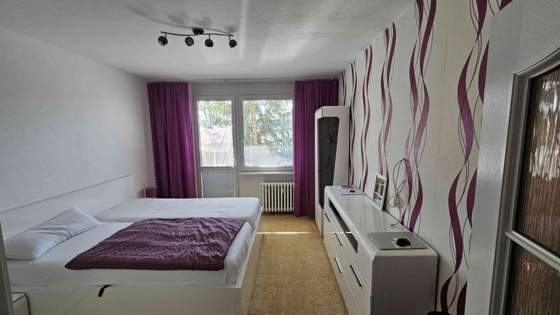 Prenájom bytu 3-izbový 86 m², Truhlářská, Hradec Králové, Královéhradecký kraj Prenájom bytu 3-izbový 86 m², Truhlářská, Hradec Králové, Královéhradecký kraj