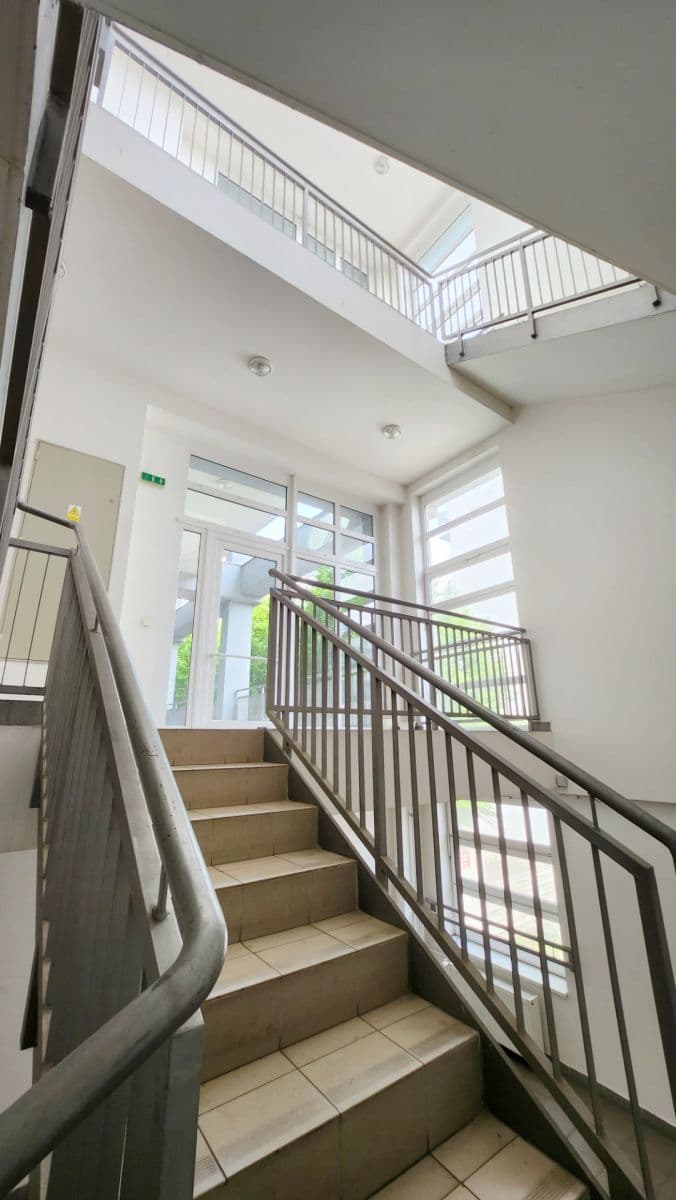Prenájom bytu 1-izbový 62 m², Novobohdalecká, Praha, Praha Prenájom bytu 1-izbový 62 m², Novobohdalecká, Praha, Praha