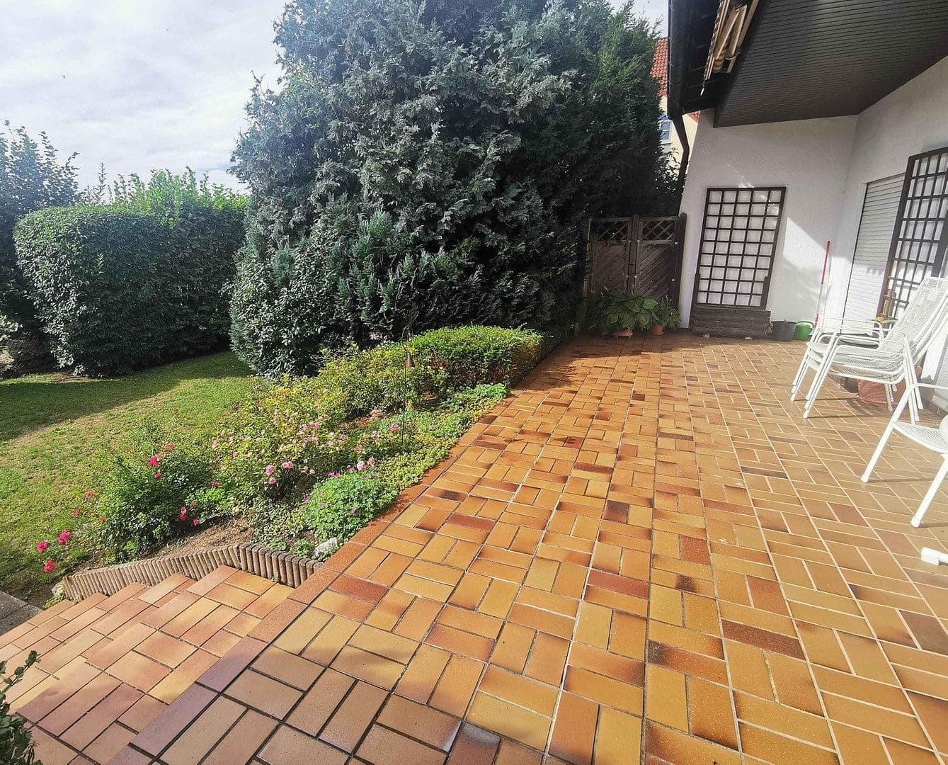 Predaj domu 174 m², pozemek 1.290 m², Obertraubling, Bavorsko Predaj domu 174 m², pozemek 1.290 m², Obertraubling, Bavorsko