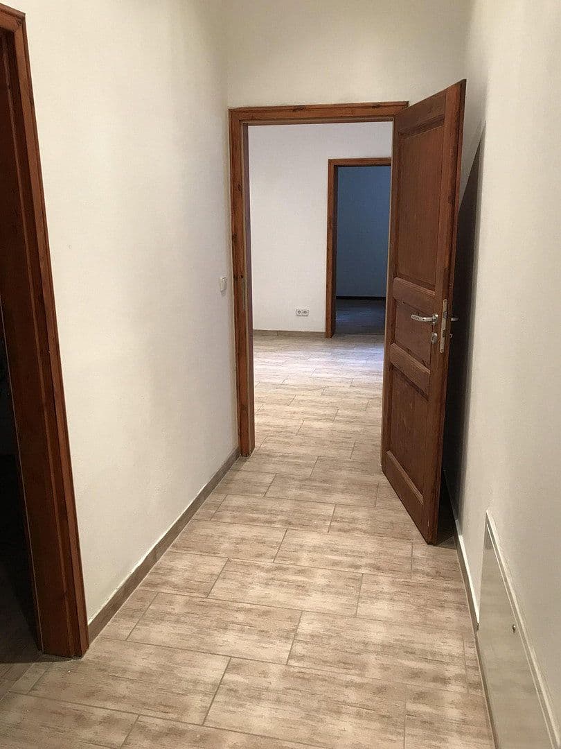 Prenájom bytu 5-izbový 145 m², Krukenbergstr. 1, Halle, Sasko-Anhaltsko Prenájom bytu 5-izbový 145 m², Krukenbergstr. 1, Halle, Sasko-Anhaltsko