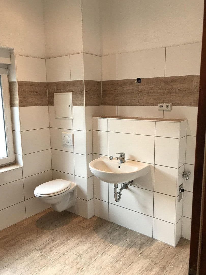 Prenájom bytu 5-izbový 145 m², Krukenbergstr. 1, Halle, Sasko-Anhaltsko Prenájom bytu 5-izbový 145 m², Krukenbergstr. 1, Halle, Sasko-Anhaltsko