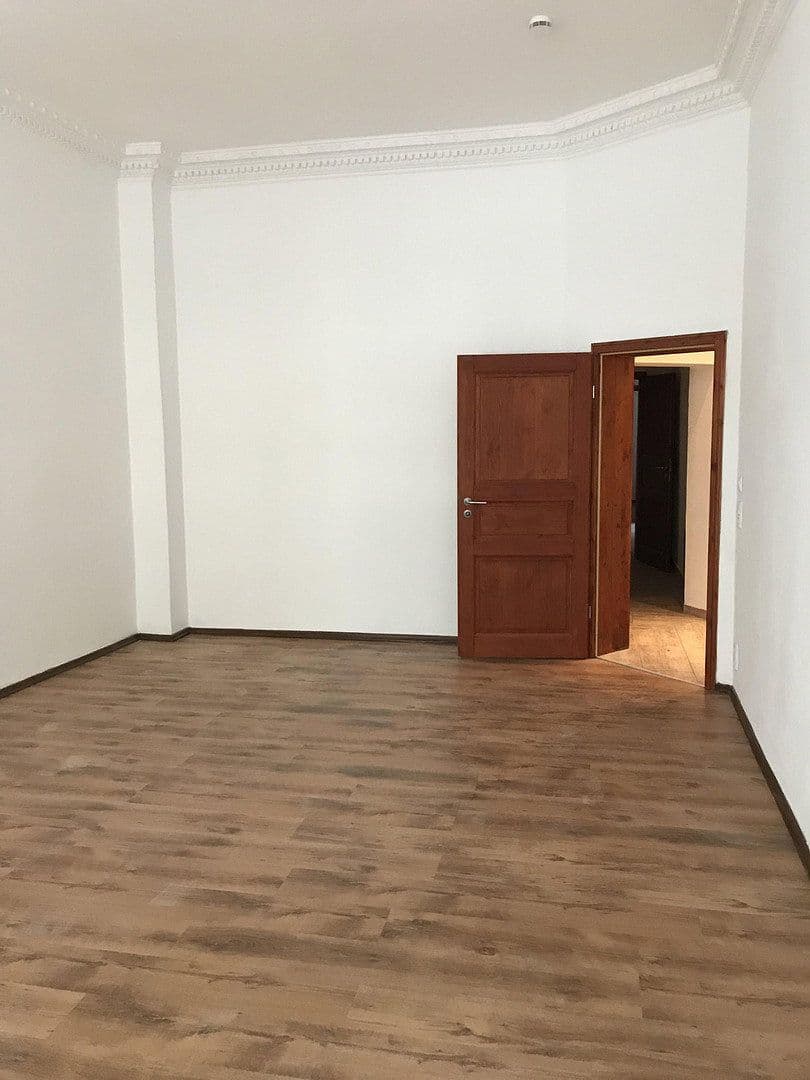 Prenájom bytu 5-izbový 145 m², Krukenbergstr. 1, Halle, Sasko-Anhaltsko Prenájom bytu 5-izbový 145 m², Krukenbergstr. 1, Halle, Sasko-Anhaltsko
