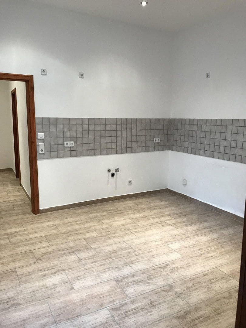 Prenájom bytu 5-izbový 145 m², Krukenbergstr. 1, Halle, Sasko-Anhaltsko Prenájom bytu 5-izbový 145 m², Krukenbergstr. 1, Halle, Sasko-Anhaltsko