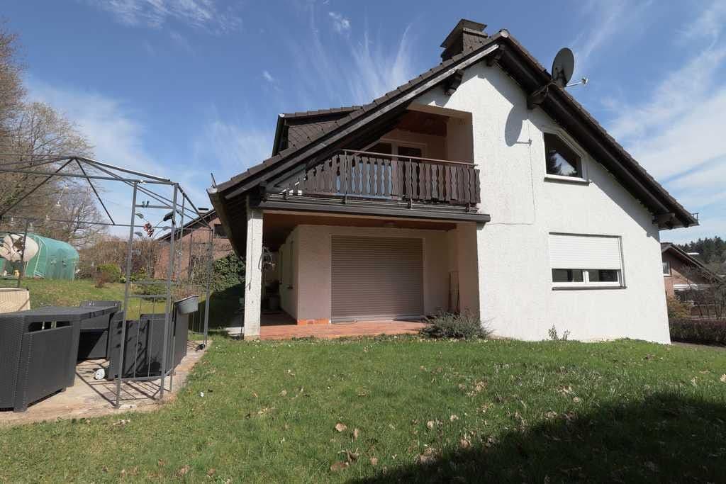 Predaj domu 181 m², pozemek 750 m², Warthweg 7, Daun, Porýnie-Falcko Predaj domu 181 m², pozemek 750 m², Warthweg 7, Daun, Porýnie-Falcko