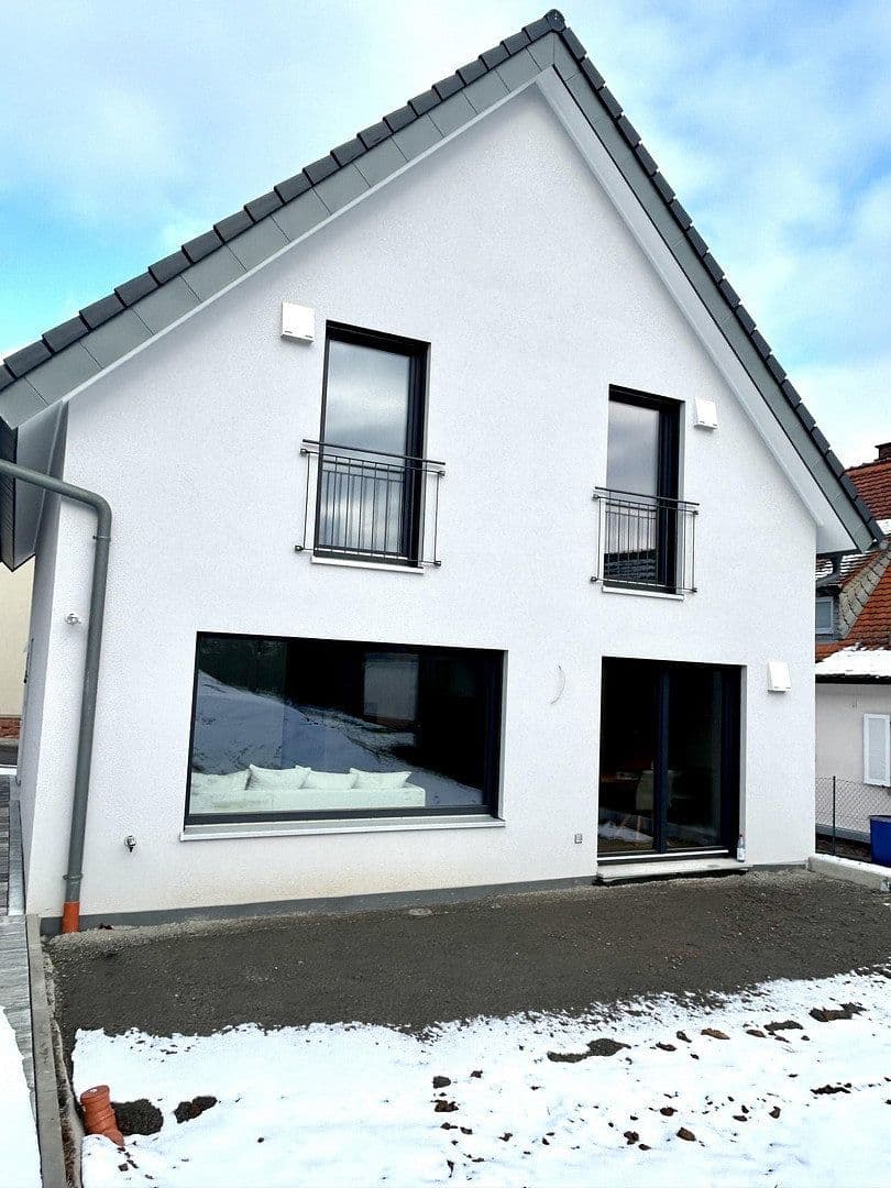 Predaj domu 145 m², pozemek 469 m², Klingenberg am Main, Bavorsko Predaj domu 145 m², pozemek 469 m², Klingenberg am Main, Bavorsko