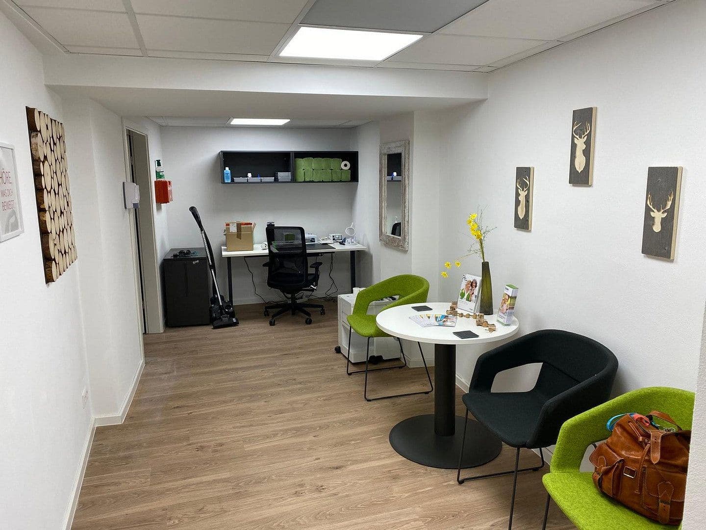 Prenájom kancelárie 60 m², Lammstraße 2, Emmendingen, Bádensko-Wurttembersko Prenájom kancelárie 60 m², Lammstraße 2, Emmendingen, Bádensko-Wurttembersko