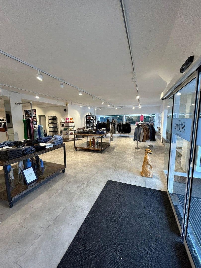 Prenájom nebytového priestoru 235 m², Oberstdorf, Bavorsko Prenájom nebytového priestoru 235 m², Oberstdorf, Bavorsko