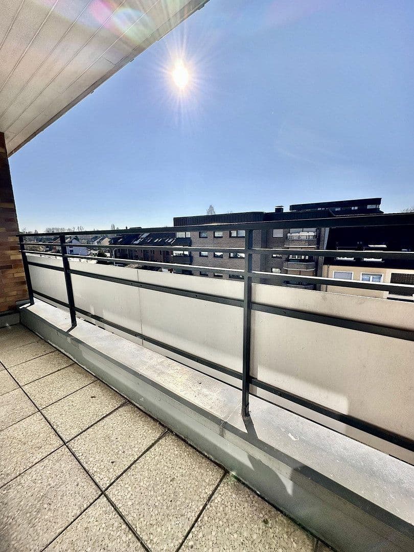 Prenájom bytu 2-izbový 66 m², Rathelbeckstrasse 350, Düsseldorf, Severné Porýnie - Westfálsko Prenájom bytu 2-izbový 66 m², Rathelbeckstrasse 350, Düsseldorf, Severné Porýnie - Westfálsko