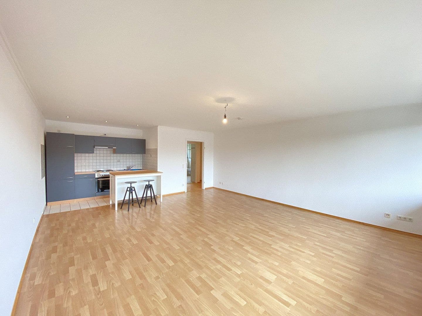 Prenájom bytu 2-izbový 66 m², Rathelbeckstrasse 350, Düsseldorf, Severné Porýnie - Westfálsko Prenájom bytu 2-izbový 66 m², Rathelbeckstrasse 350, Düsseldorf, Severné Porýnie - Westfálsko