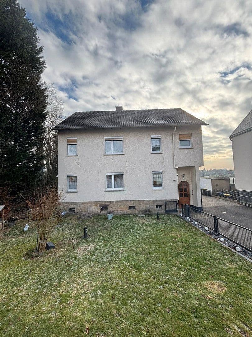 Predaj domu 190 m², pozemek 1.060 m², Fulda, Hesensko Predaj domu 190 m², pozemek 1.060 m², Fulda, Hesensko