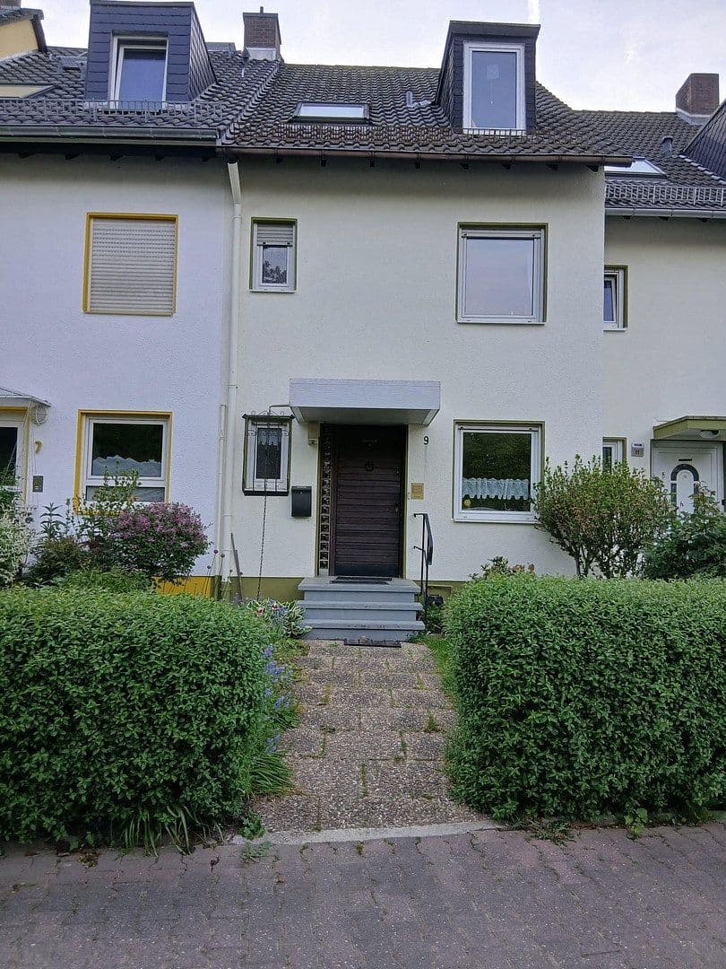 Predaj domu 142 m², pozemek 154 m², Frankfurt am Main, Hesensko Predaj domu 142 m², pozemek 154 m², Frankfurt am Main, Hesensko