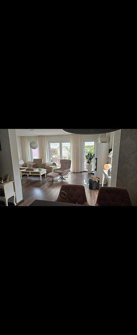 Predaj domu 153 m², pozemek 278 m², Hofheim am Taunus, Hesensko Predaj domu 153 m², pozemek 278 m², Hofheim am Taunus, Hesensko