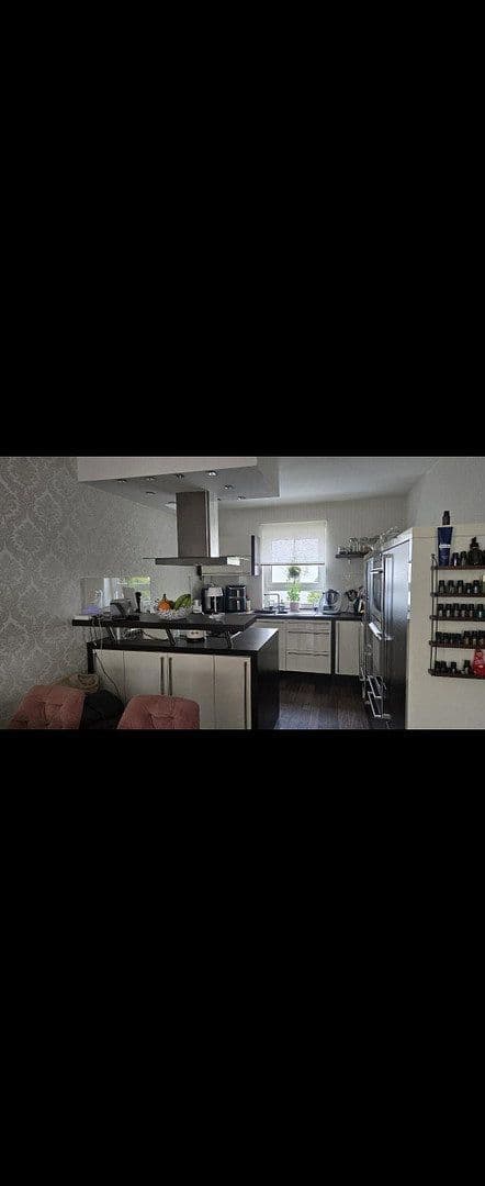 Predaj domu 153 m², pozemek 278 m², Hofheim am Taunus, Hesensko Predaj domu 153 m², pozemek 278 m², Hofheim am Taunus, Hesensko