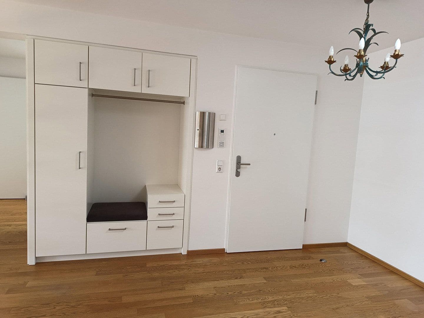 Prenájom bytu 3-izbový 149 m², Sigmaringen, Bádensko-Wurttembersko Prenájom bytu 3-izbový 149 m², Sigmaringen, Bádensko-Wurttembersko