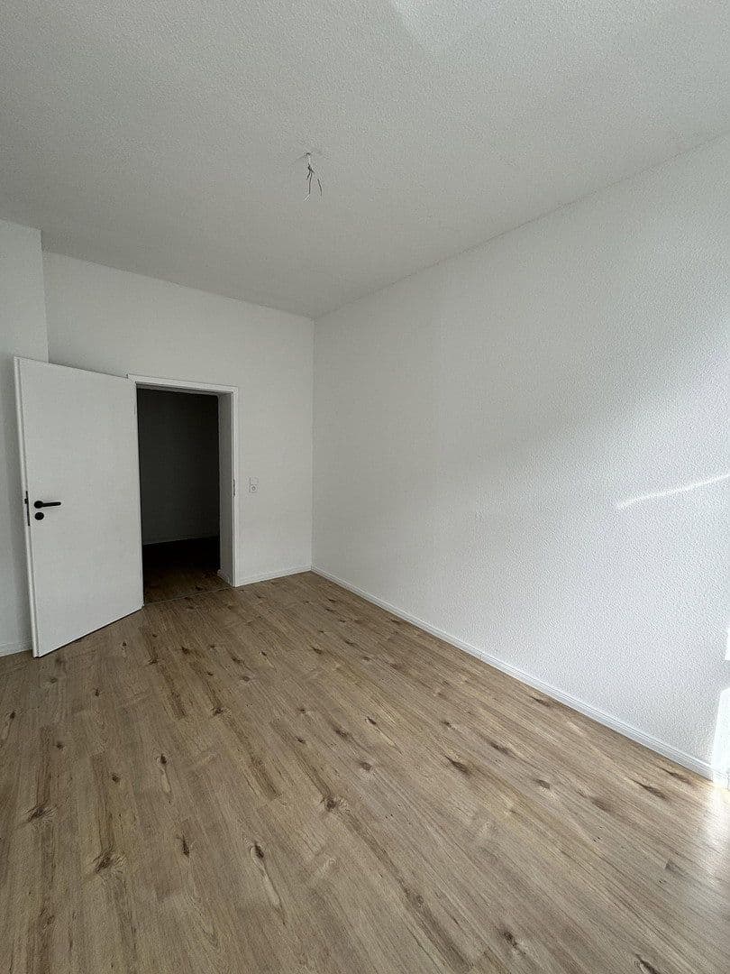 Prenájom bytu 2-izbový 70 m², Albert-Vollsack-Straße 2, Leipzig, Sasko Prenájom bytu 2-izbový 70 m², Albert-Vollsack-Straße 2, Leipzig, Sasko