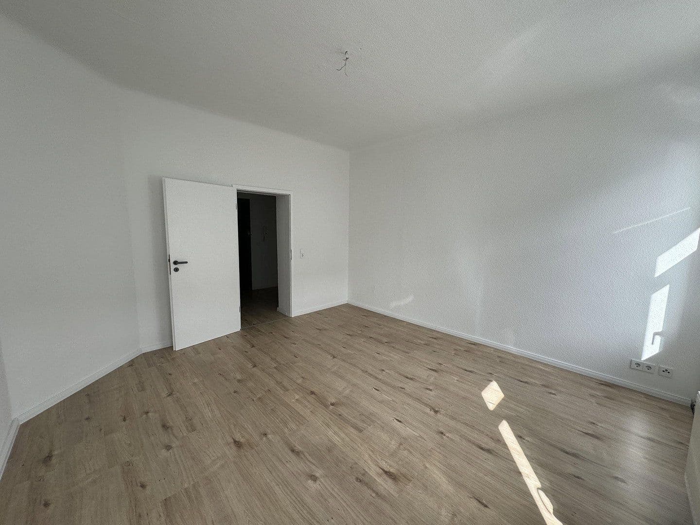 Prenájom bytu 2-izbový 70 m², Albert-Vollsack-Straße 2, Leipzig, Sasko Prenájom bytu 2-izbový 70 m², Albert-Vollsack-Straße 2, Leipzig, Sasko