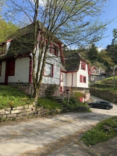 Predaj domu 214 m², pozemek 700 m², Happeyweg 3, Neuenbürg, Bádensko-Wurttembersko Predaj domu 214 m², pozemek 700 m², Happeyweg 3, Neuenbürg, Bádensko-Wurttembersko