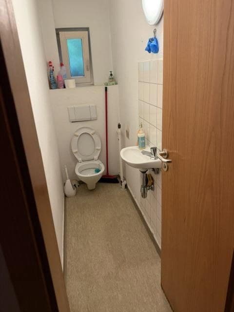 Predaj domu 214 m², pozemek 700 m², Happeyweg 3, Neuenbürg, Bádensko-Wurttembersko Predaj domu 214 m², pozemek 700 m², Happeyweg 3, Neuenbürg, Bádensko-Wurttembersko