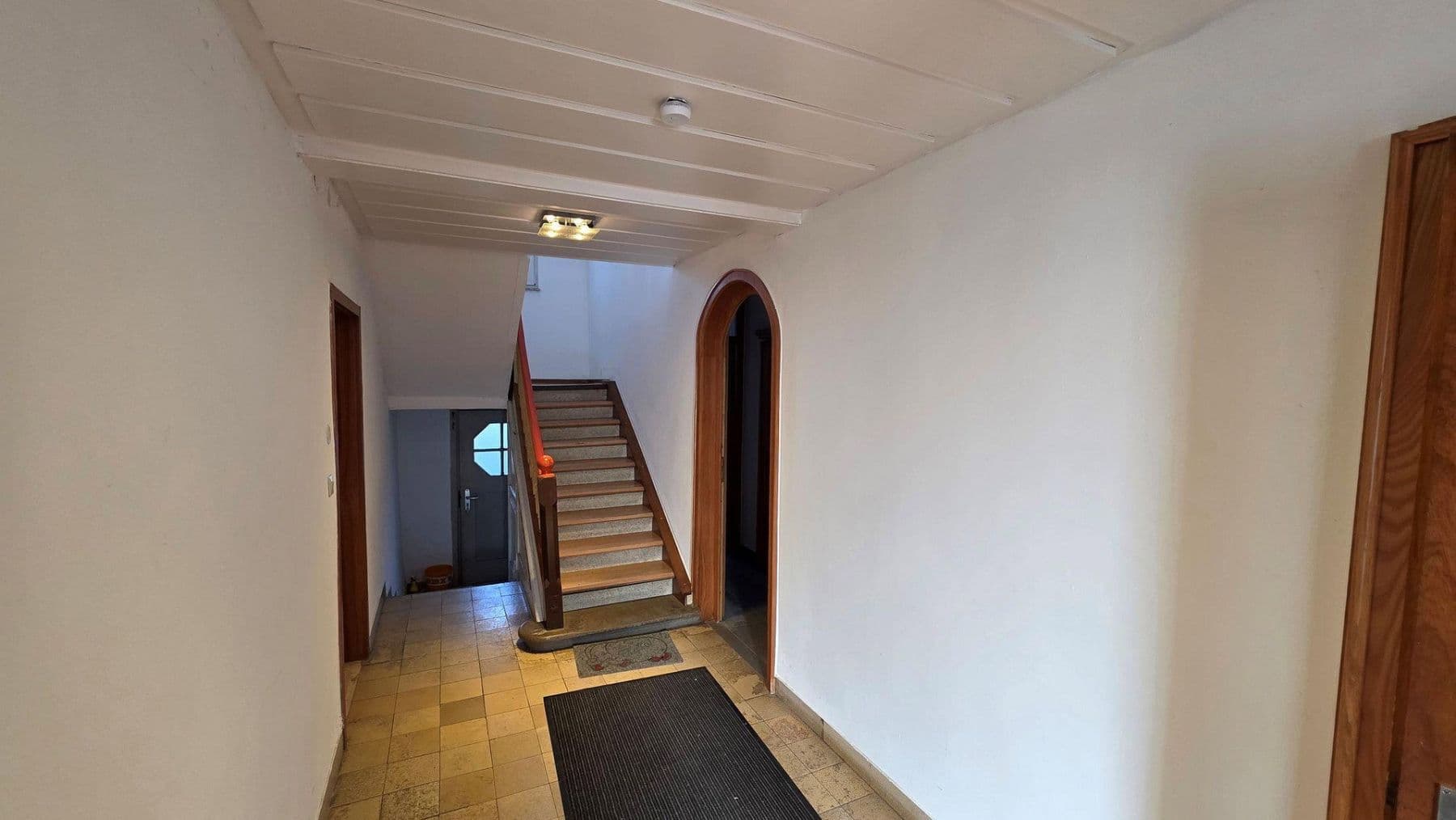 Predaj domu 225 m², pozemek 1.180 m², Göppinger Str. 1, Rechberghausen, Bádensko-Wurttembersko Predaj domu 225 m², pozemek 1.180 m², Göppinger Str. 1, Rechberghausen, Bádensko-Wurttembersko