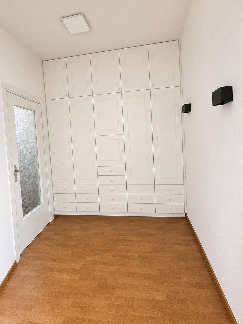Prenájom bytu 4-izbový 140 m², Westenfelder Staße 48, Bochum OT Wattenscheid, Severné Porýnie - Westfálsko Prenájom bytu 4-izbový 140 m², Westenfelder Staße 48, Bochum OT Wattenscheid, Severné Porýnie - Westfálsko