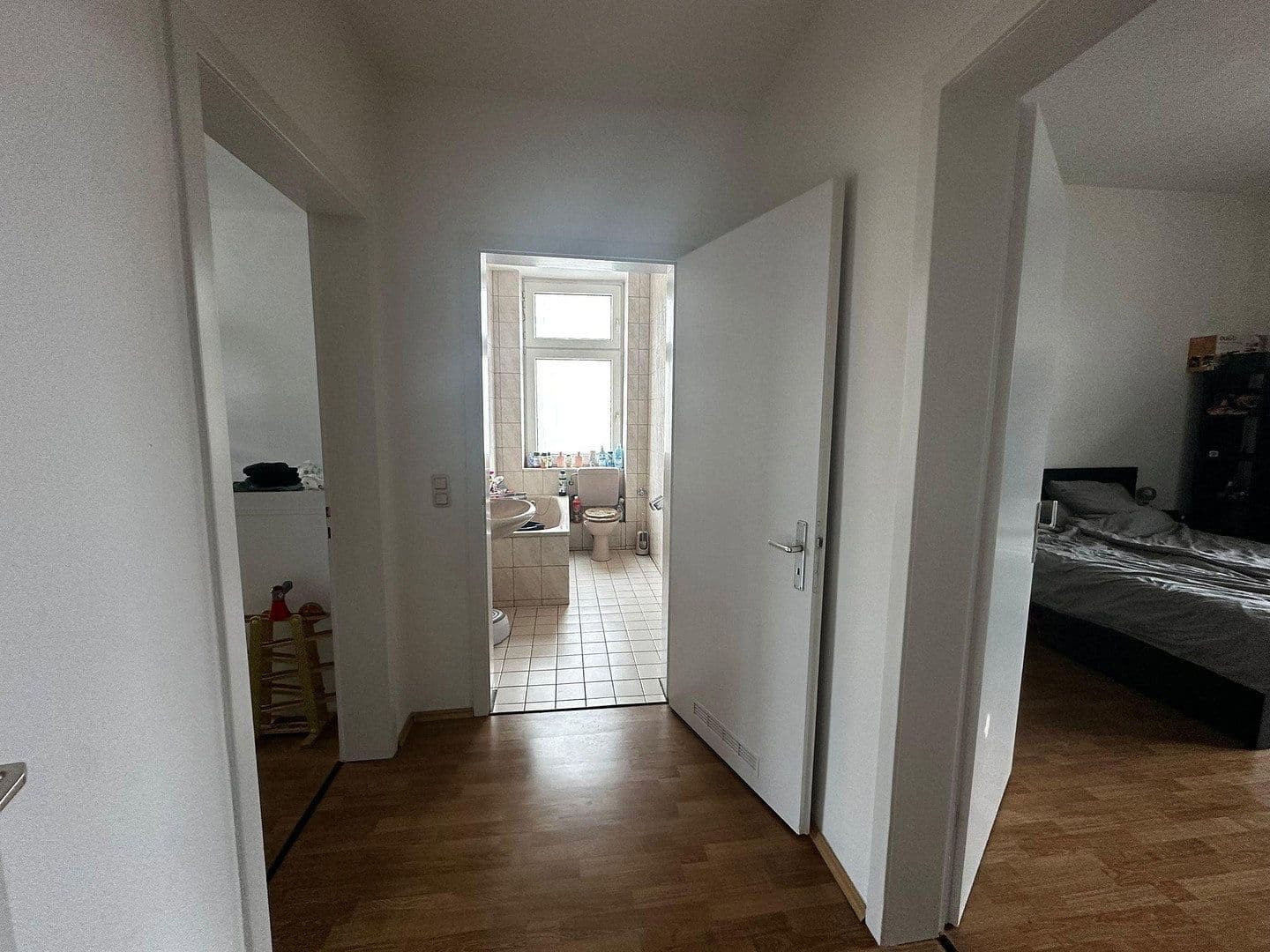 Prenájom bytu 4-izbový 140 m², Westenfelder Staße 48, Bochum OT Wattenscheid, Severné Porýnie - Westfálsko Prenájom bytu 4-izbový 140 m², Westenfelder Staße 48, Bochum OT Wattenscheid, Severné Porýnie - Westfálsko