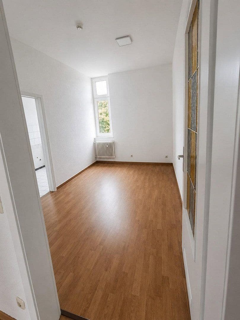 Prenájom bytu 4-izbový 140 m², Westenfelder Staße 48, Bochum OT Wattenscheid, Severné Porýnie - Westfálsko Prenájom bytu 4-izbový 140 m², Westenfelder Staße 48, Bochum OT Wattenscheid, Severné Porýnie - Westfálsko