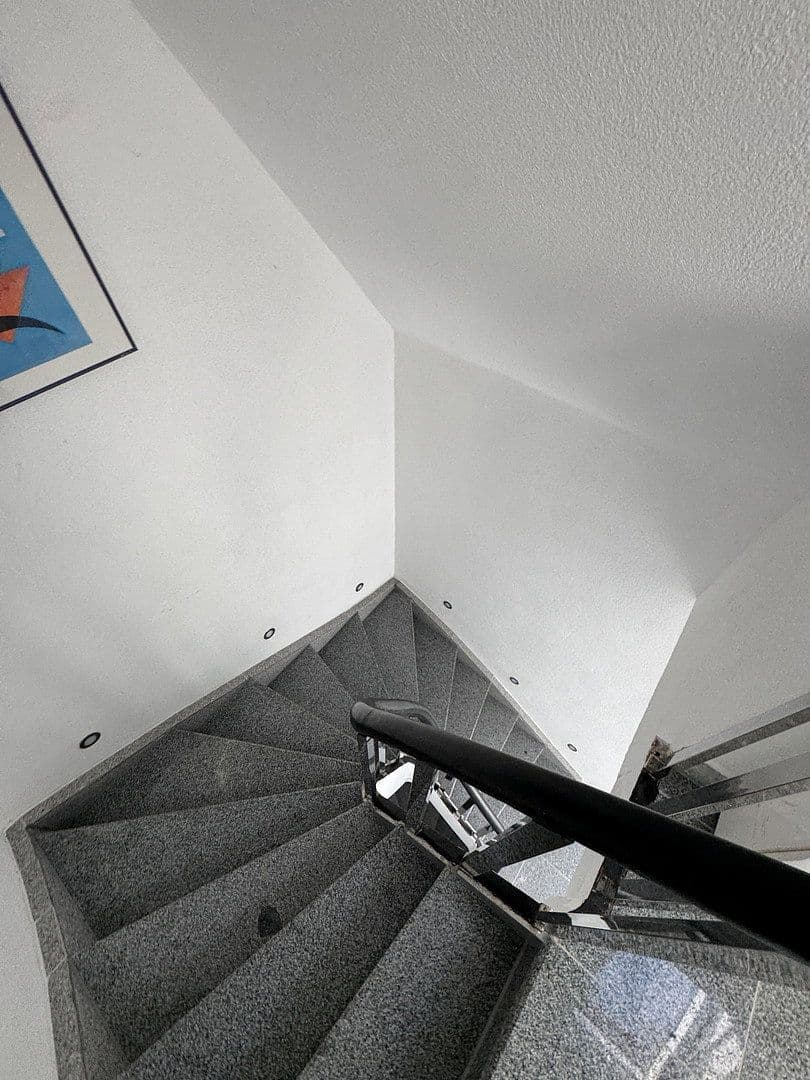 Prenájom bytu 2-izbový 80 m², Bredelaerstraße 39, Düsseldorf, Severné Porýnie - Westfálsko Prenájom bytu 2-izbový 80 m², Bredelaerstraße 39, Düsseldorf, Severné Porýnie - Westfálsko