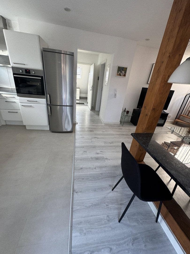 Prenájom bytu 2-izbový 80 m², Bredelaerstraße 39, Düsseldorf, Severné Porýnie - Westfálsko Prenájom bytu 2-izbový 80 m², Bredelaerstraße 39, Düsseldorf, Severné Porýnie - Westfálsko