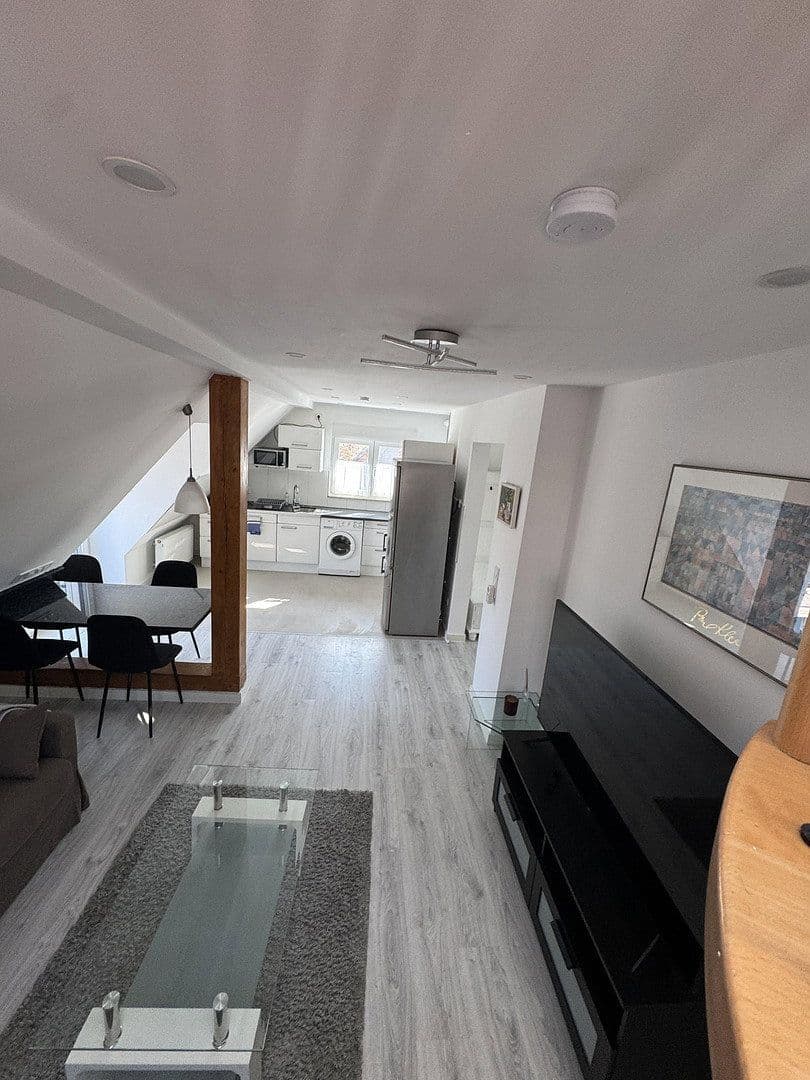 Prenájom bytu 2-izbový 80 m², Bredelaerstraße 39, Düsseldorf, Severné Porýnie - Westfálsko Prenájom bytu 2-izbový 80 m², Bredelaerstraße 39, Düsseldorf, Severné Porýnie - Westfálsko
