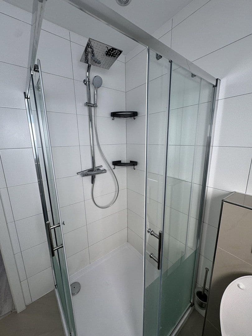 Prenájom bytu 2-izbový 80 m², Bredelaerstraße 39, Düsseldorf, Severné Porýnie - Westfálsko Prenájom bytu 2-izbový 80 m², Bredelaerstraße 39, Düsseldorf, Severné Porýnie - Westfálsko