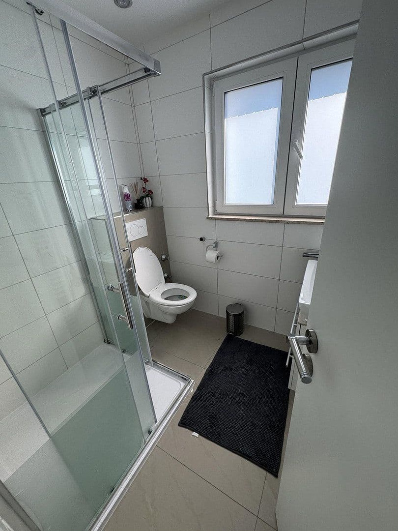 Prenájom bytu 2-izbový 80 m², Bredelaerstraße 39, Düsseldorf, Severné Porýnie - Westfálsko Prenájom bytu 2-izbový 80 m², Bredelaerstraße 39, Düsseldorf, Severné Porýnie - Westfálsko