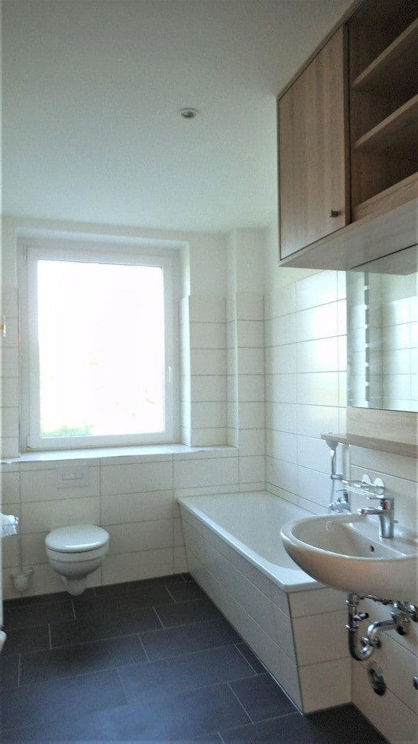 Prenájom bytu 3-izbový 65 m², Magdeburg, Sasko-Anhaltsko Prenájom bytu 3-izbový 65 m², Magdeburg, Sasko-Anhaltsko