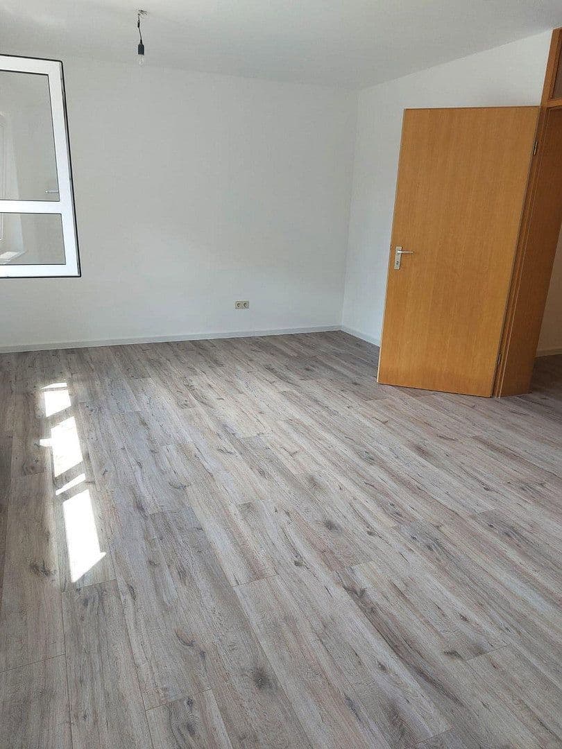 Prenájom bytu 1-izbový 40 m², Schwäbisch Gmünd, Bádensko-Wurttembersko Prenájom bytu 1-izbový 40 m², Schwäbisch Gmünd, Bádensko-Wurttembersko