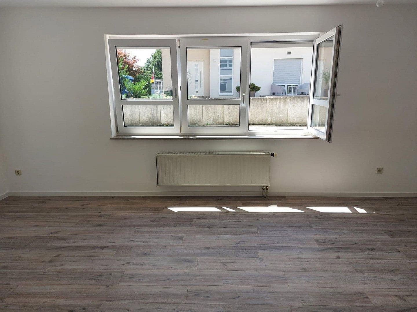 Prenájom bytu 1-izbový 40 m², Schwäbisch Gmünd, Bádensko-Wurttembersko Prenájom bytu 1-izbový 40 m², Schwäbisch Gmünd, Bádensko-Wurttembersko