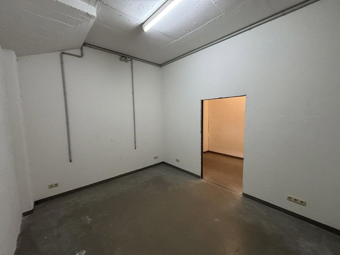 Prenájom nebytového priestoru 287 m², Schultenhofstr. 19, Mülheim an der Ruhr, Severné Porýnie - Westfálsko Prenájom nebytového priestoru 287 m², Schultenhofstr. 19, Mülheim an der Ruhr, Severné Porýnie - Westfálsko