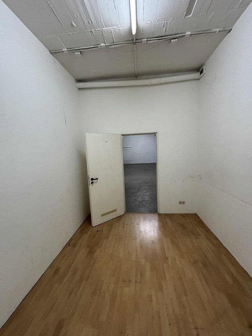Prenájom nebytového priestoru 287 m², Schultenhofstr. 19, Mülheim an der Ruhr, Severné Porýnie - Westfálsko Prenájom nebytového priestoru 287 m², Schultenhofstr. 19, Mülheim an der Ruhr, Severné Porýnie - Westfálsko