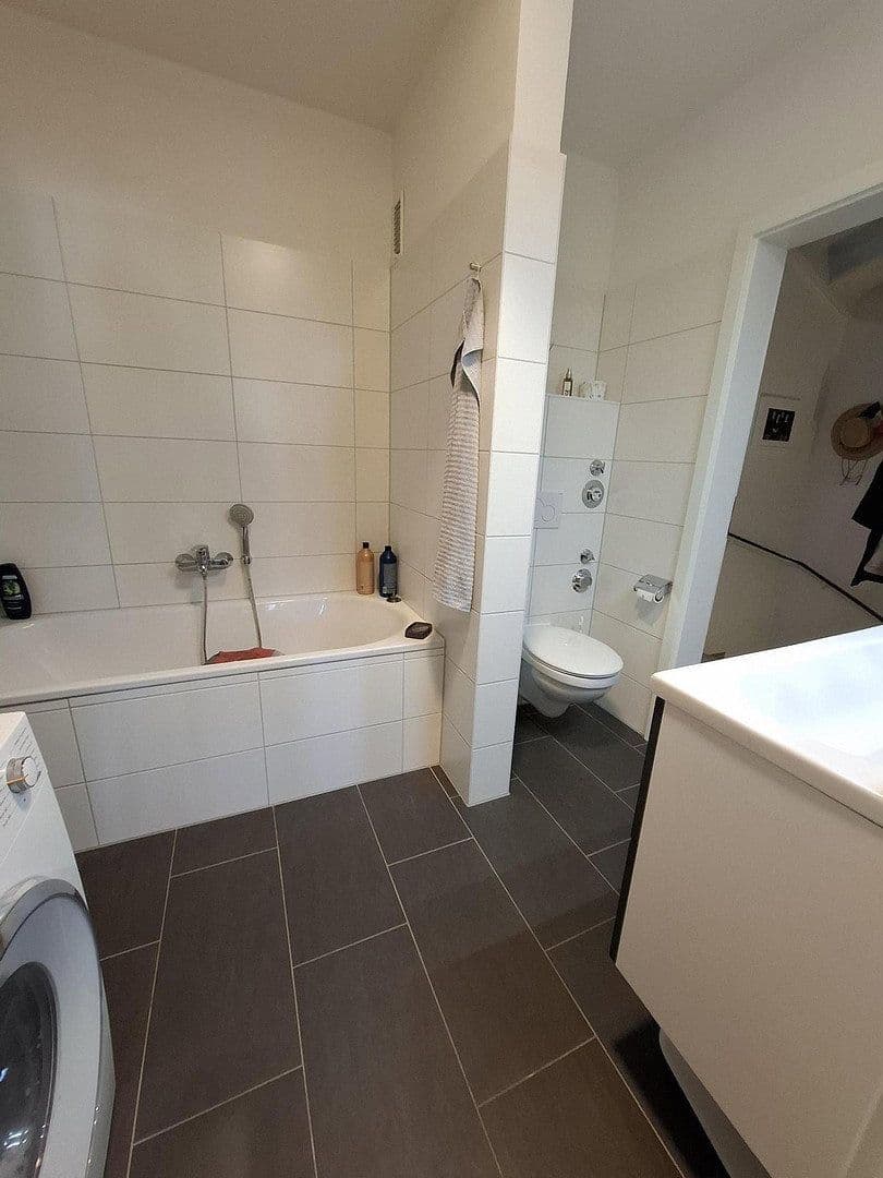 Prenájom bytu 4-izbový 109 m², Volksdorfer Weg 54c, Hamburg, Hamburg Prenájom bytu 4-izbový 109 m², Volksdorfer Weg 54c, Hamburg, Hamburg