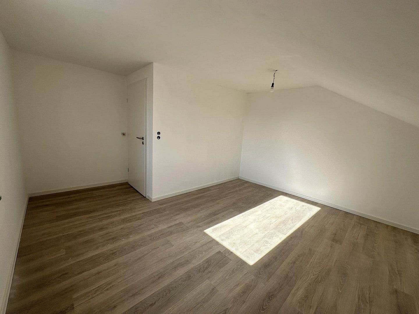 Prenájom bytu 3-izbový 78 m², Bergstraße 56, Apolda, Durínsko Prenájom bytu 3-izbový 78 m², Bergstraße 56, Apolda, Durínsko